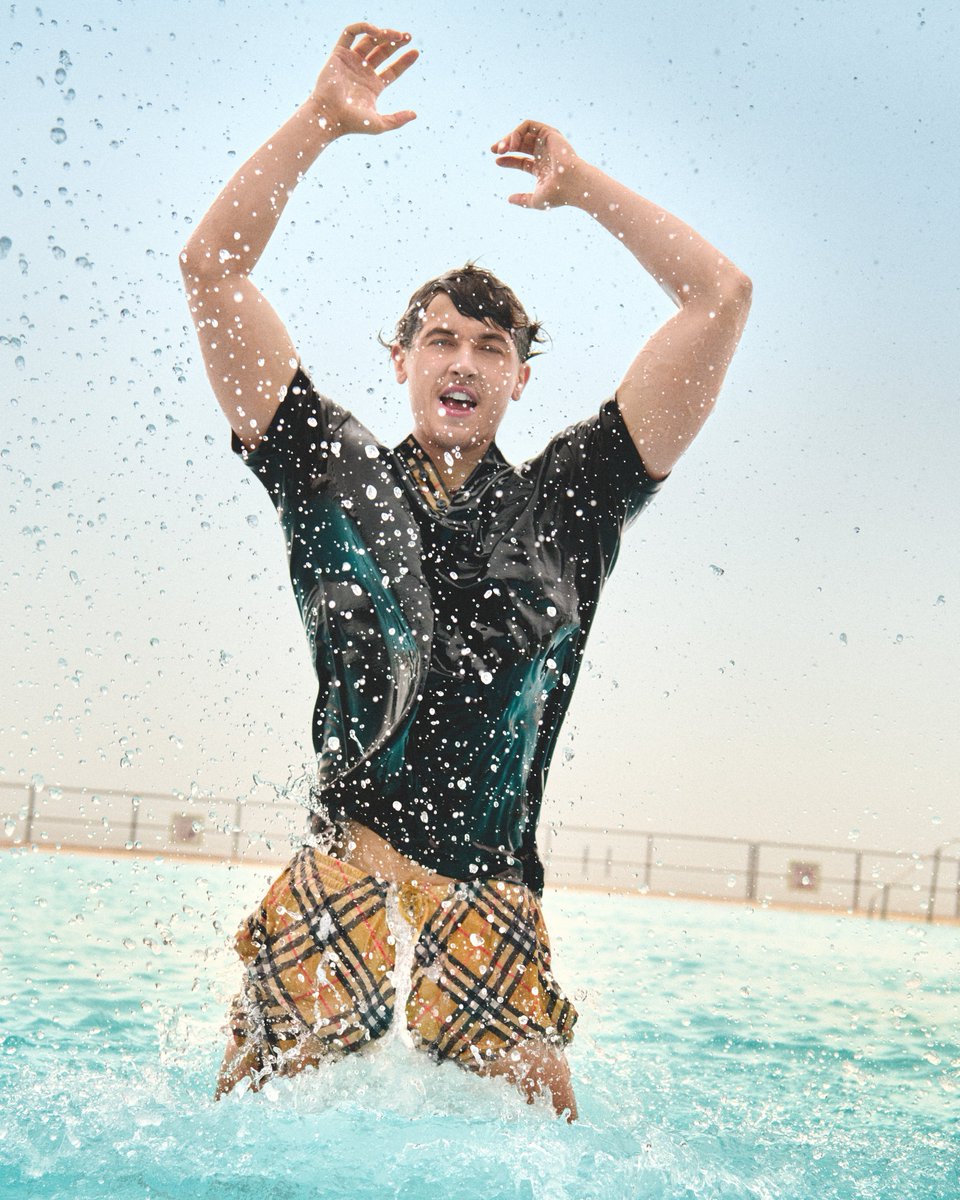 Burberry tweet media