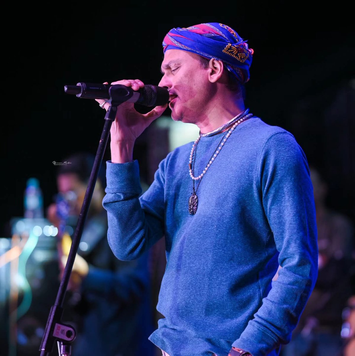 ManishaDas68's tweet photo. Zubeen Da, please comeback just for once n sing for us. Let this be one last time where we lose ourselves in your voice, where we live those moments again. Bihu without you, it's something we never imagined we would have to experience. For our generation, (1) https://t.co/U1Chk0ppH0