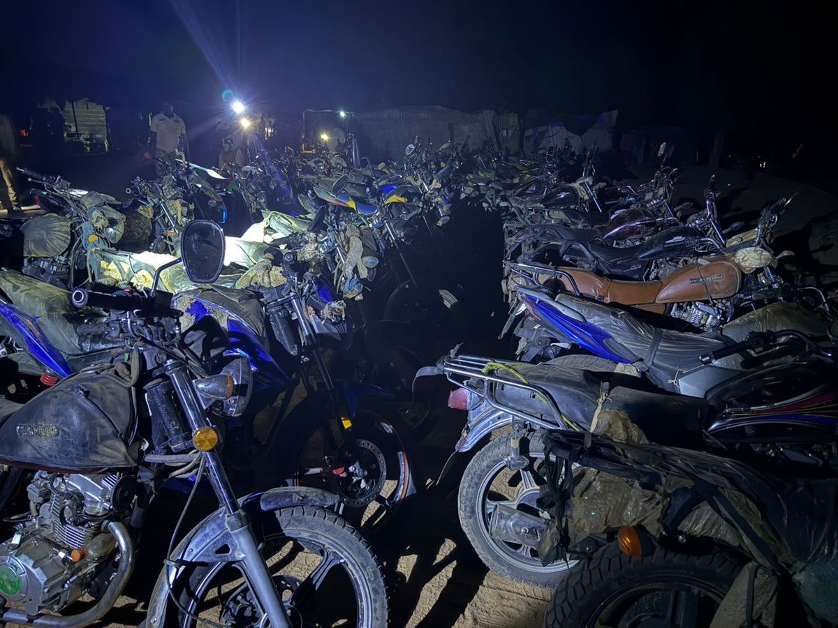 zerbo_harun's tweet image. 🇧🇫 Les rats de la brousse ont été envoyés en enfer. Les mentors pleurent en ce moment @EmmanuelMacron @AOuattara_PRCI @TBirahimaO @RFIAfrique @jeune_afrique @abidjan_net @Abidjanpost225 @lsiafrica @NCI_Television @Cotedivoireoff_ @minjustice_dh @PatriceTalonPR vive #FDS et #VDP!