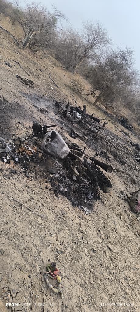 zerbo_harun's tweet image. 🇧🇫 Les rats de la brousse ont été envoyés en enfer. Les mentors pleurent en ce moment @EmmanuelMacron @AOuattara_PRCI @TBirahimaO @RFIAfrique @jeune_afrique @abidjan_net @Abidjanpost225 @lsiafrica @NCI_Television @Cotedivoireoff_ @minjustice_dh @PatriceTalonPR vive #FDS et #VDP!