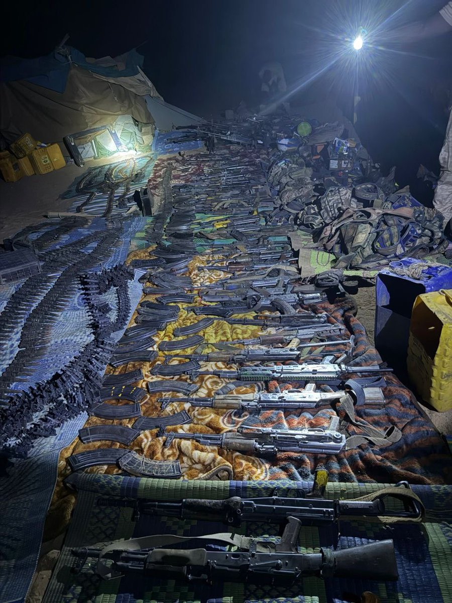 zerbo_harun's tweet image. 🇧🇫 Les rats de la brousse ont été envoyés en enfer. Les mentors pleurent en ce moment @EmmanuelMacron @AOuattara_PRCI @TBirahimaO @RFIAfrique @jeune_afrique @abidjan_net @Abidjanpost225 @lsiafrica @NCI_Television @Cotedivoireoff_ @minjustice_dh @PatriceTalonPR vive #FDS et #VDP!