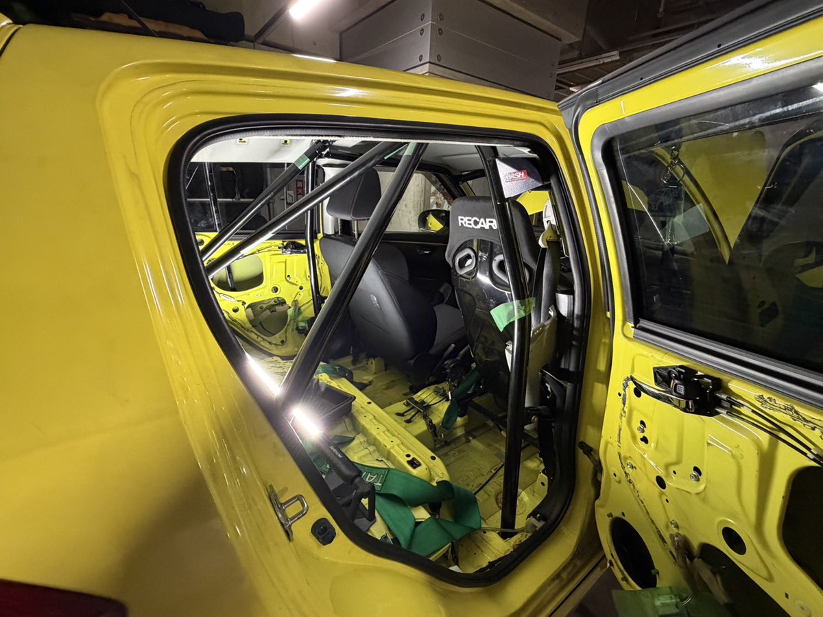 autoclub_denki's tweet image. 先日、株式会社オクヤマ様のロールケージを受け取り、本日部車への取り付けを行いました！
部の車両が、一気にジムカーナ仕様になりました。
これからの走行が楽しみです！
#オクヤマ
#OKUYAMA
#DASH
#tdu
#tdur