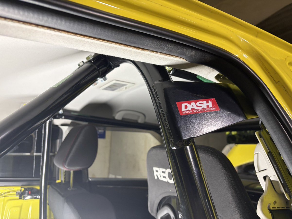 autoclub_denki's tweet image. 先日、株式会社オクヤマ様のロールケージを受け取り、本日部車への取り付けを行いました！
部の車両が、一気にジムカーナ仕様になりました。
これからの走行が楽しみです！
#オクヤマ
#OKUYAMA
#DASH
#tdu
#tdur