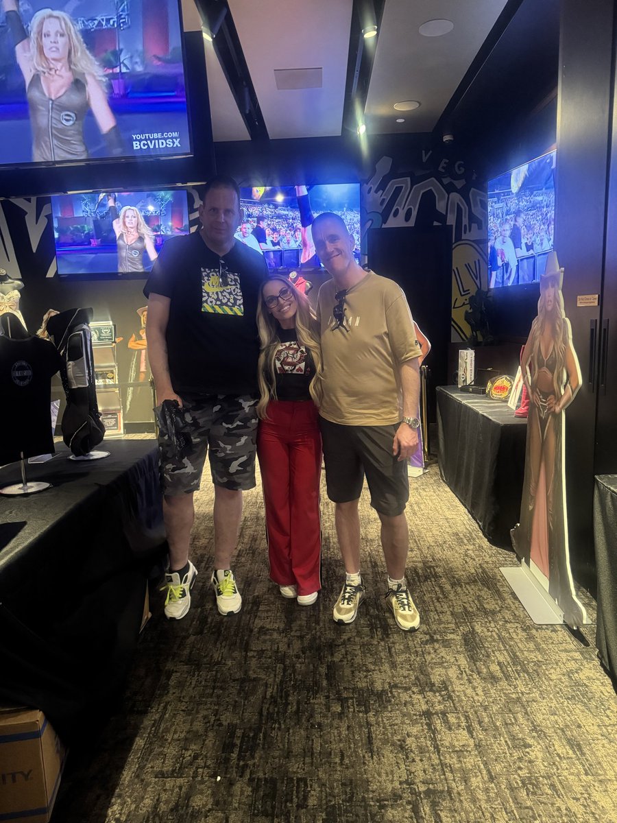 Aaron Vine tweet media