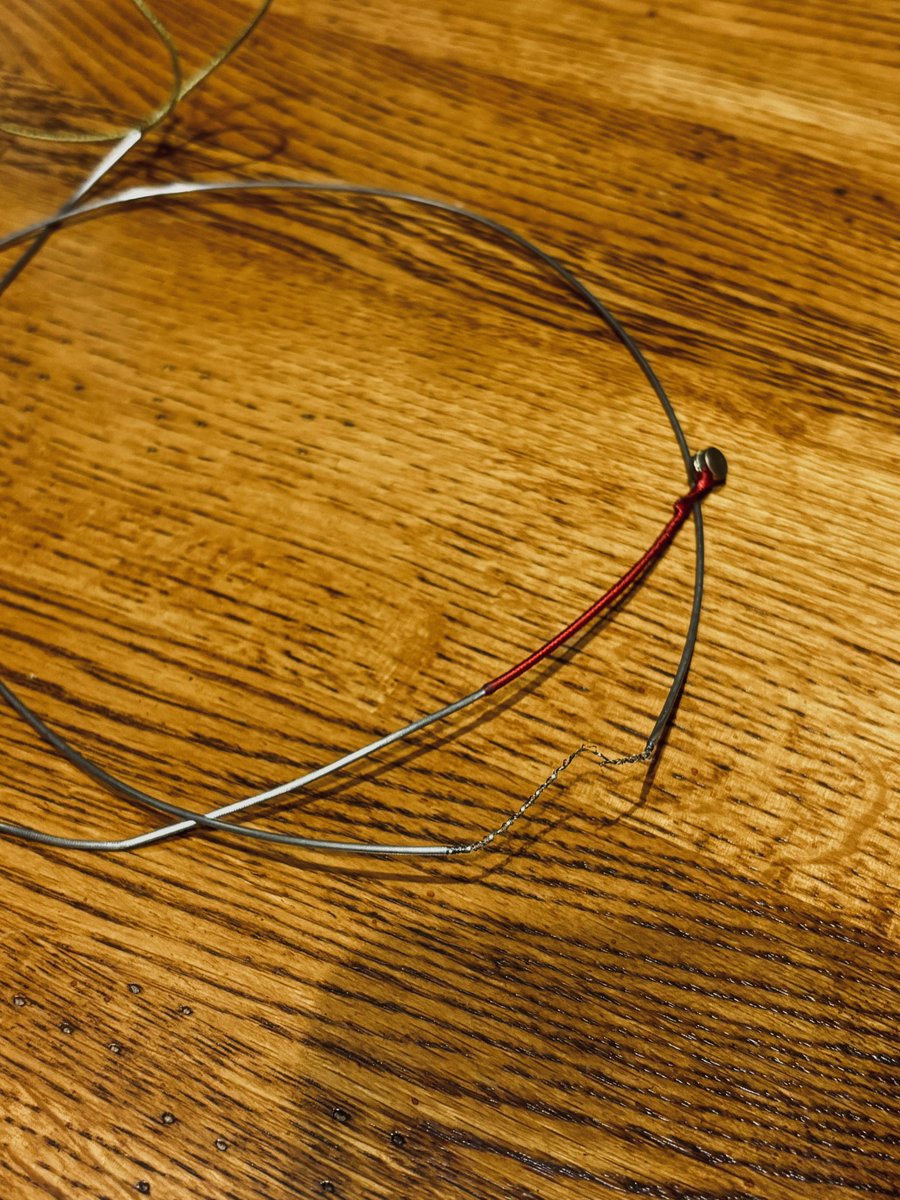 ショスタコへの愛が強すぎるあまりに、リハ中に弦をぶち飛ばしてしまいました。(1本20,000円)
さて、盛り上がってまいりましたね。