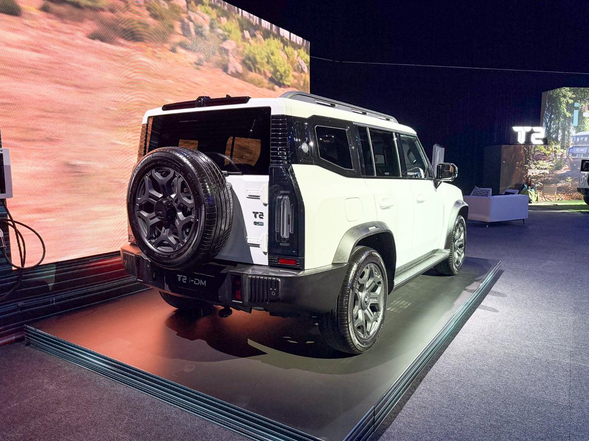 AutoTraderSA's tweet image. Pricing announced for the @Jetour_SA #T1 and #T2 i-DM, or rather plug-in #hybrid models. Find out what you get for your money. 👇 
bit.ly/JetourT1AndT2P…