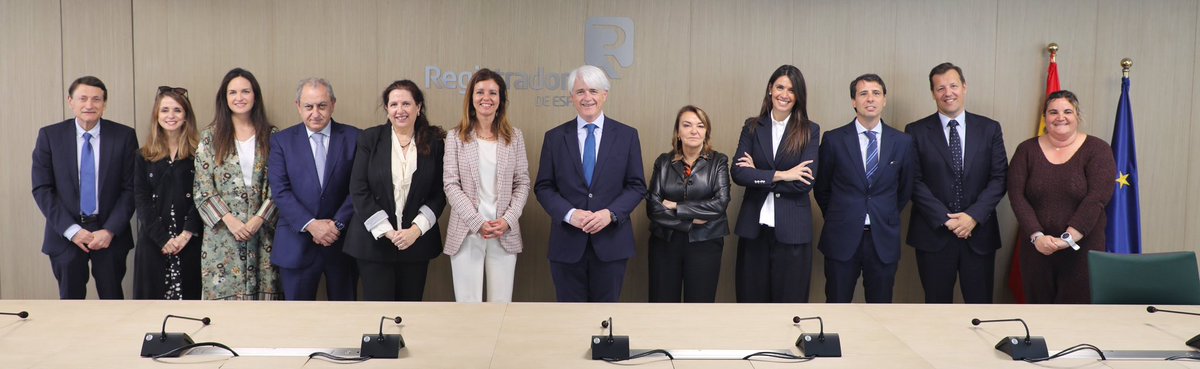 Registradores de España tweet media