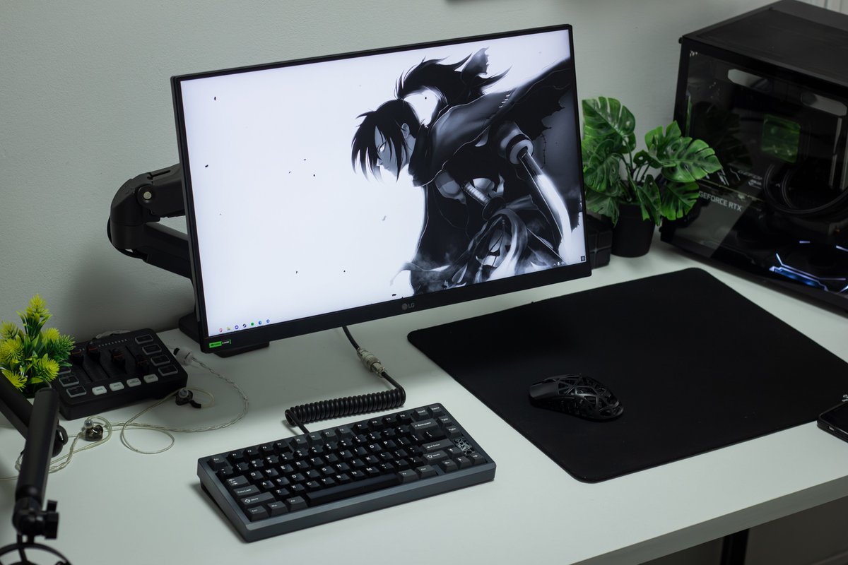 techkazuy's tweet image. #desksetup 🖤