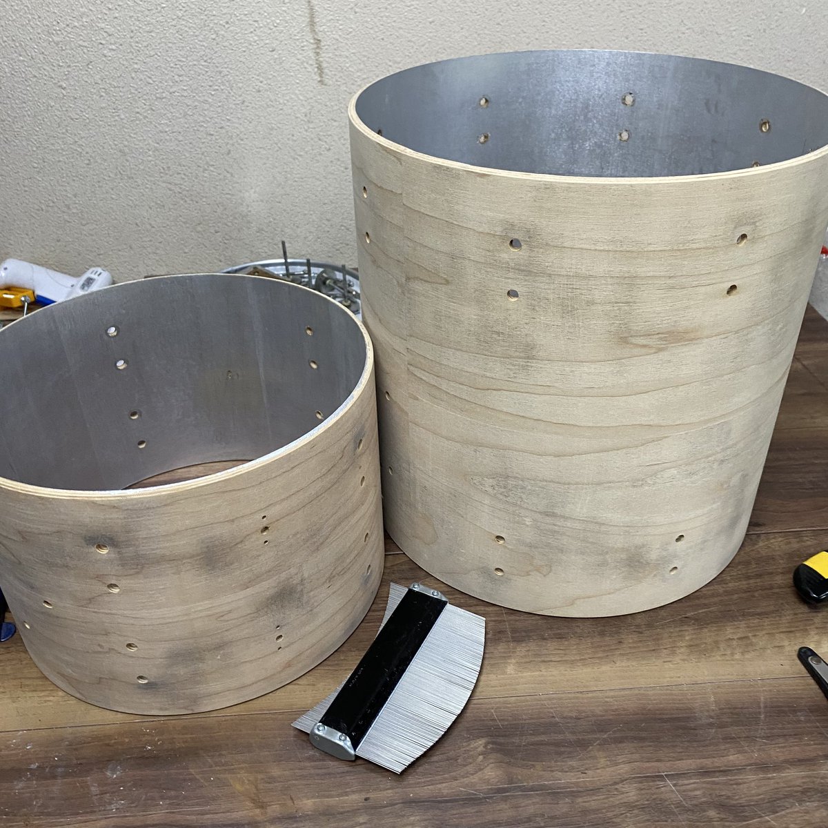 drumshop_apollo's tweet photo. カバリング剥がして、古い糊を除去！ https://t.co/v4iRu1MYxc