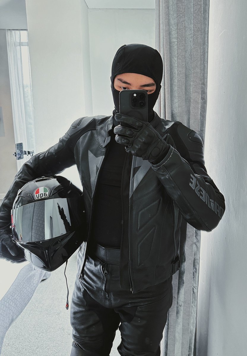 Black Arrow tweet media