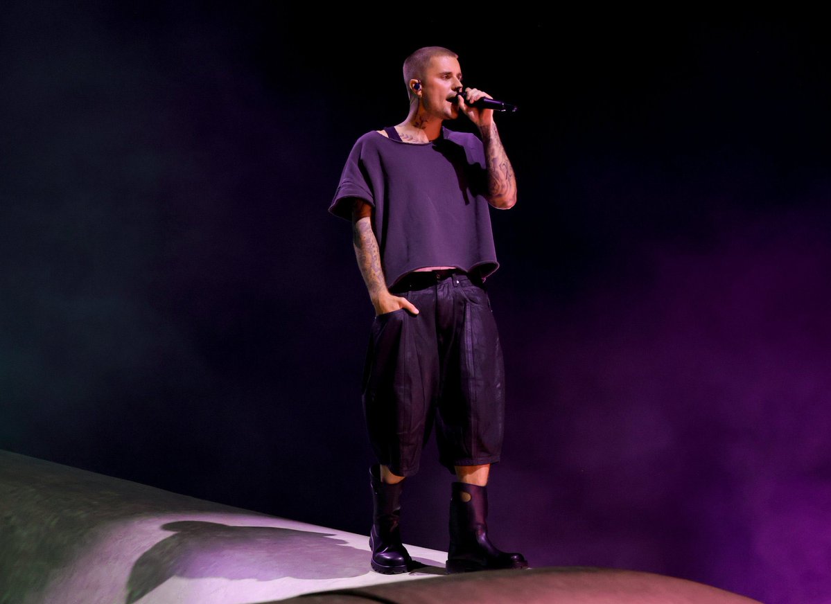 Justin Bieber Charts tweet media