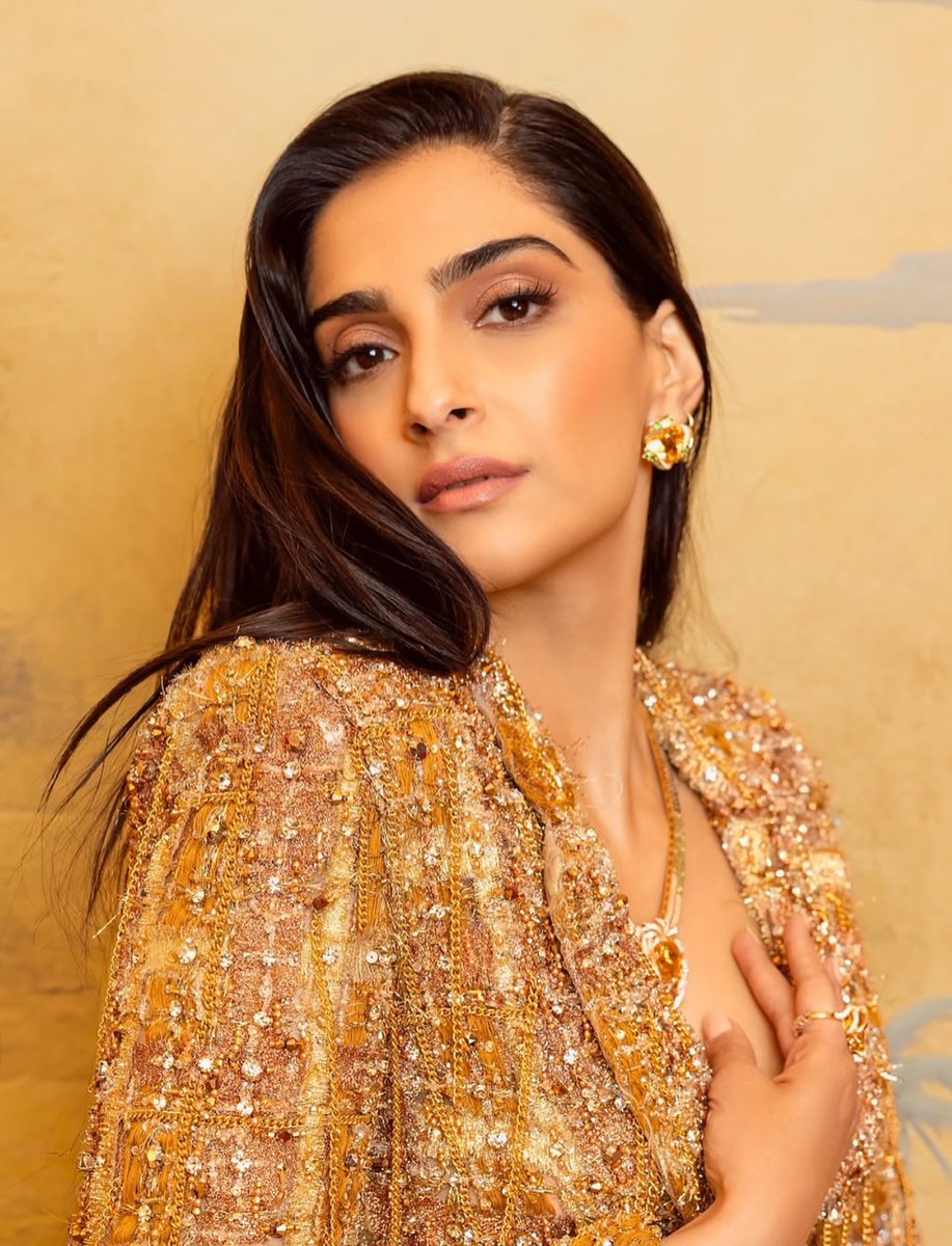 Weekendvibes_'s tweet image. Sonam Kapoor ✨💫

#Sonam #SonamKapoor