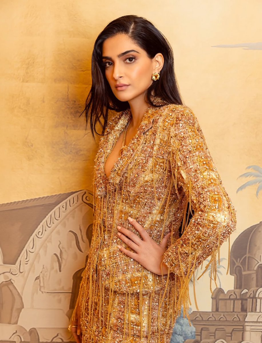 Weekendvibes_'s tweet image. Sonam Kapoor ✨💫

#Sonam #SonamKapoor