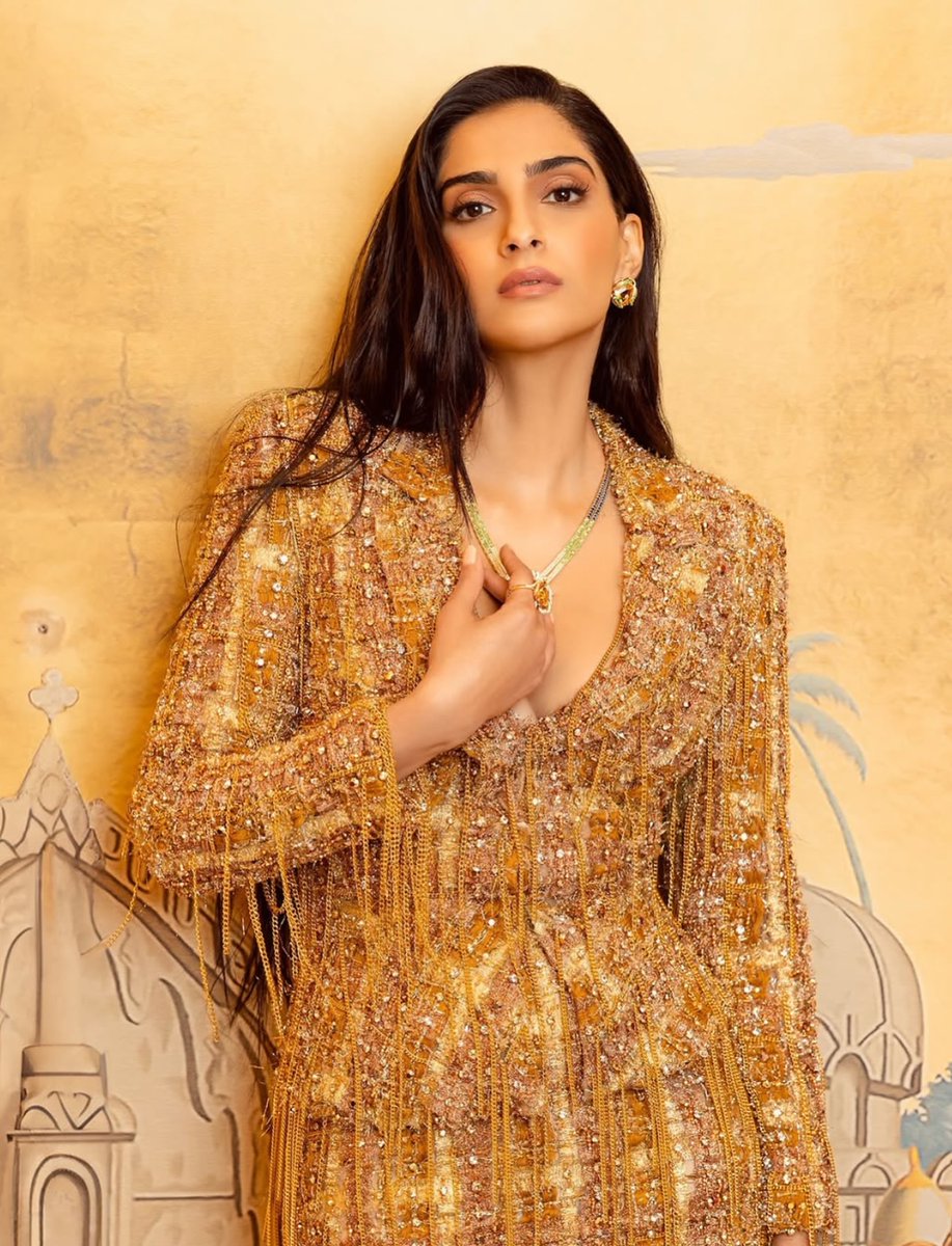 Weekendvibes_'s tweet image. Sonam Kapoor ✨💫

#Sonam #SonamKapoor