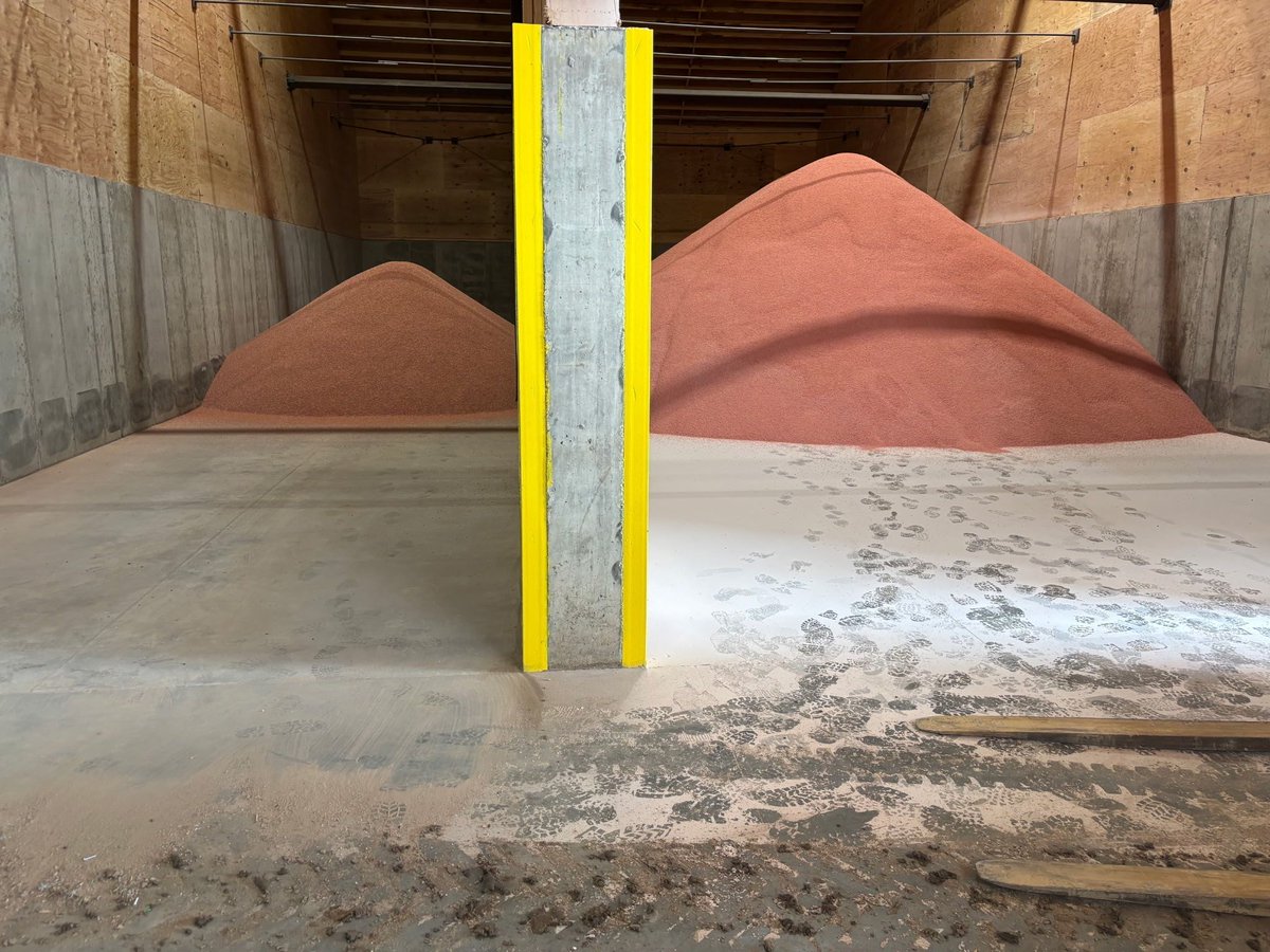 Considering reducing fertilizer dust in your fertilizer building?

Side by side Comparison of Potash treated vs. Not treated! We treated left side with 1.5 qt/ton of Mineral Oil. The right picture was untreated. The facility is Allied Coop @ West Salem, Wi. Amazing results!