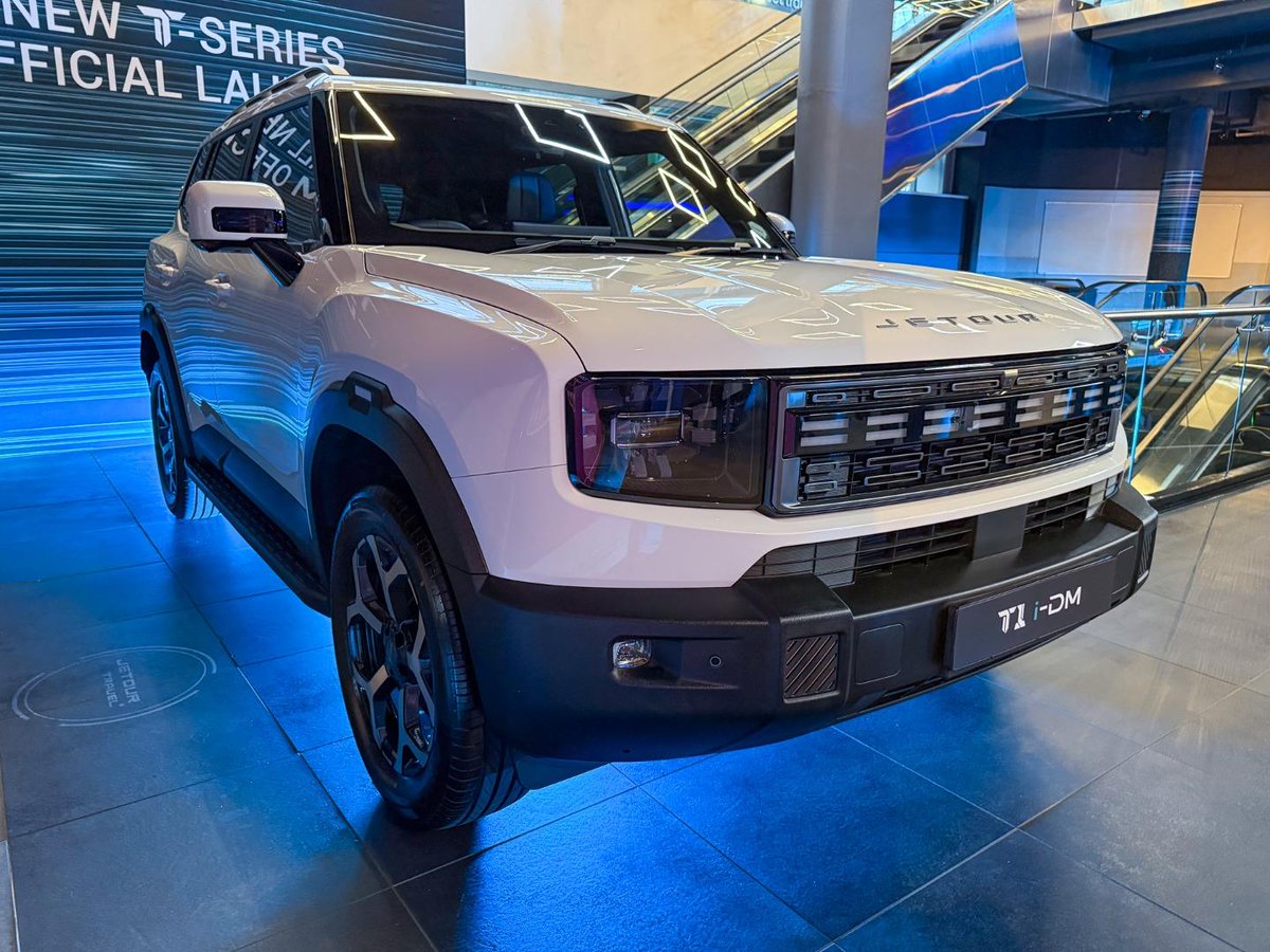 AutoTraderSA's tweet image. Pricing announced for the @Jetour_SA #T1 and #T2 i-DM, or rather plug-in #hybrid models. Find out what you get for your money. 👇 
bit.ly/JetourT1AndT2P…