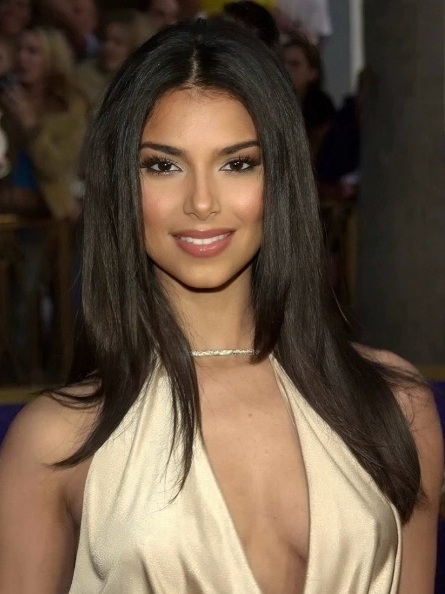 Roselyn Sanchez belongs on the Monte Rushmore of Hollywood latinas