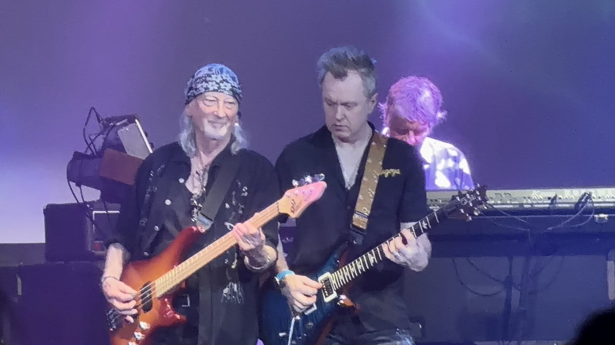 burst1959's tweet photo. ディープパープル　名古屋公演

8年振りに行って来ました
80歳のイアンギラン、ロジャーグローヴァーの迫力には恐れ入ったし77歳のイアンペイスのドラミングは感動もの！

ハイウェイスターのイントロからギター少年時代にタイムスリップ！

感動の1日でした

まだまだ負けられない！ https://t.co/RYXhc4sXGA