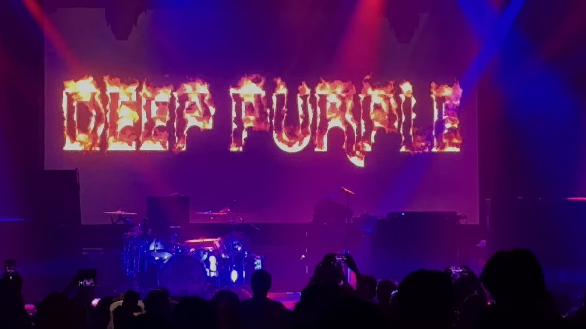 burst1959's tweet photo. ディープパープル　名古屋公演

8年振りに行って来ました
80歳のイアンギラン、ロジャーグローヴァーの迫力には恐れ入ったし77歳のイアンペイスのドラミングは感動もの！

ハイウェイスターのイントロからギター少年時代にタイムスリップ！

感動の1日でした

まだまだ負けられない！ https://t.co/RYXhc4sXGA