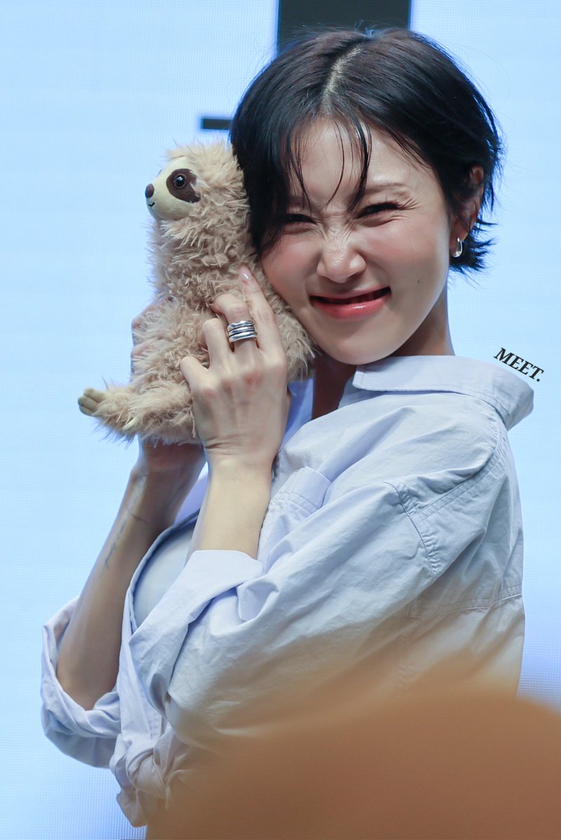 𝙈𝙀𝙀𝙏. tweet media