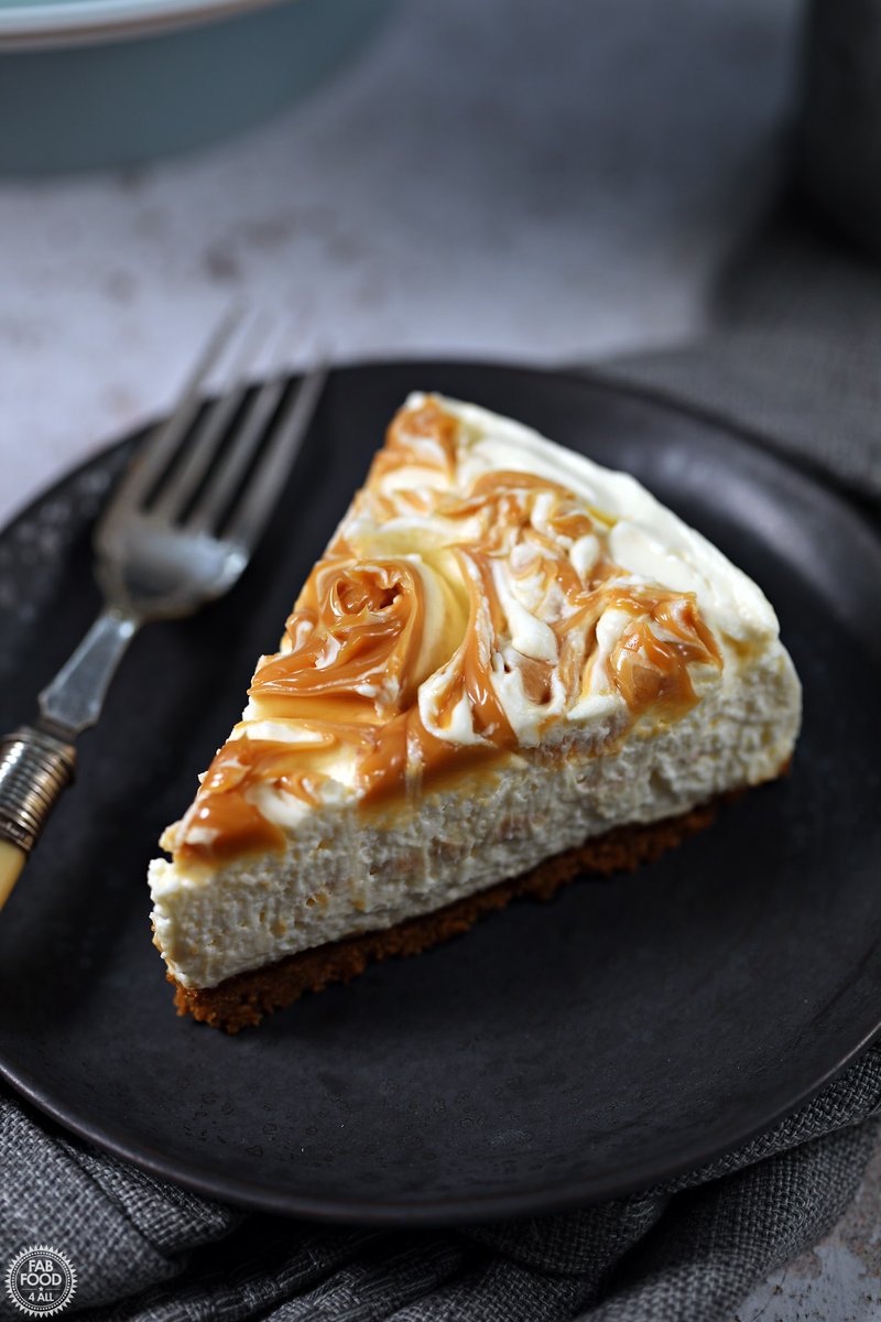 FabFood4All's tweet image. 🍰✨ Whip up this Easy No Bake Salted Caramel Cheesecake in no time! Perfect for any occasion, this dessert is as delicious as it is simple. Check out my video tutorial to see how it's done! 
fabfood4all.co.uk/easy-no-bake-s… 
#NoBake #Cheesecake #DessertGoals