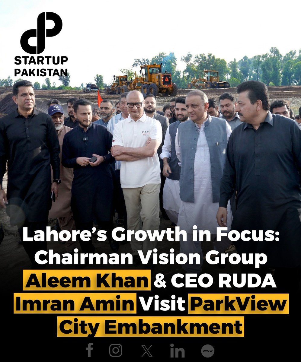 Key officials discussing the Ravi River embankment project