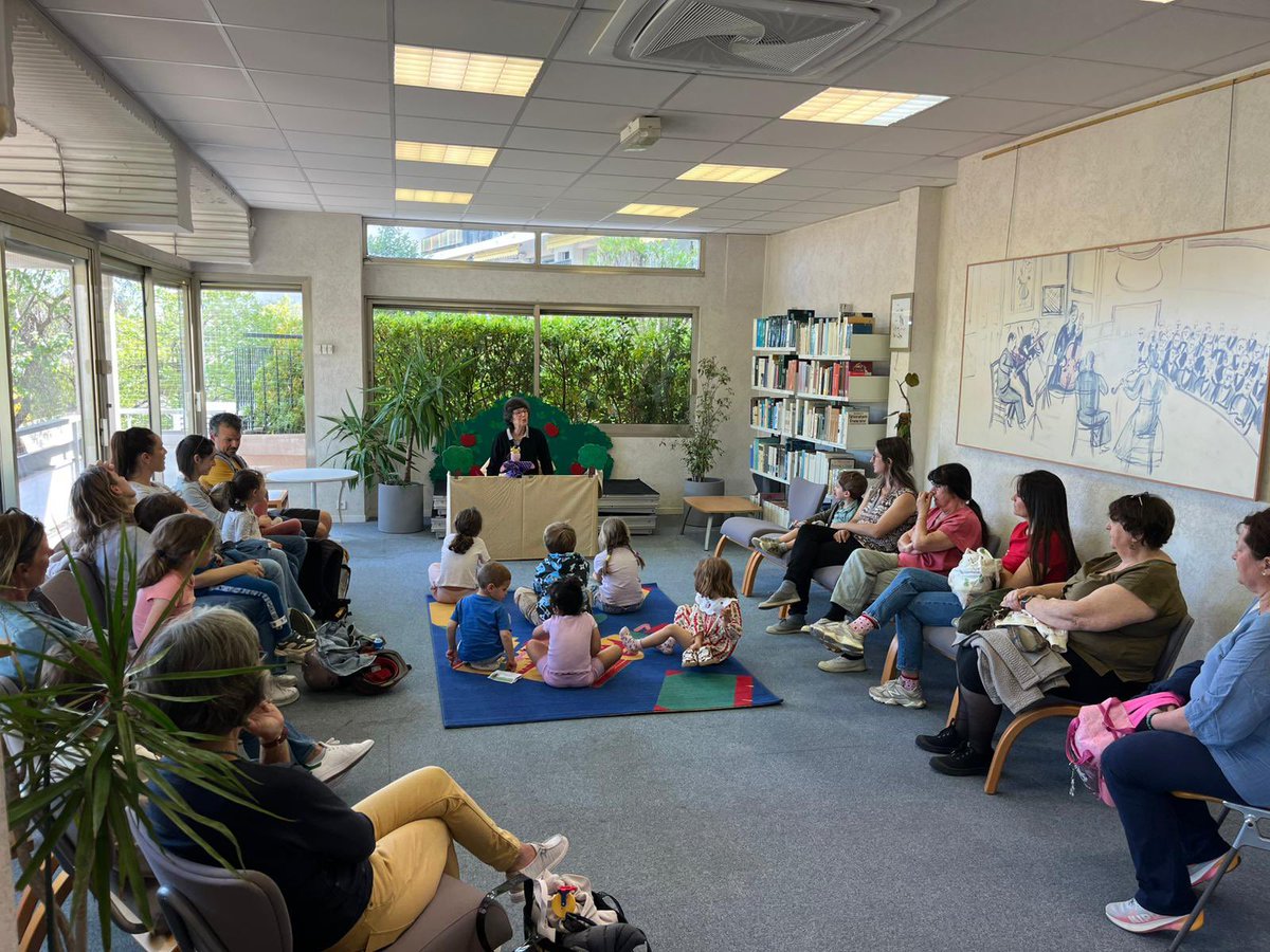 LeCannetVille's tweet image. #LeCannet #Rocheville 
Heure de #conte
Par Muriel Alcaniz
« Une princesse délicate qui ne trouve pas le sommeil » 
🔹Aujourd’hui à la #médiathèque centrale
🔹Prochain rendez-vous :
SAMEDI 25 AVRIL à 10h30
Médiathèque de l’ÉTOILE
Entrée libre dans la limite des places disponibles