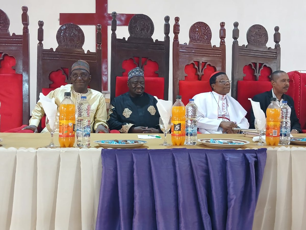 LIFIDIN_JAMAA's tweet photo. CHPRBN HAILS WESLEY UNIVERSITY ONDO FOR COLLABORATION ON INTERNATIONAL CONF ON COMMUNITY HEALTH

The @CHPRBNng has hailed Wesley Uni, for successful collaboration, describing the event a landmark achievement in the advancement of community health. 
@Fmohnigeria @nighealthwatch https://t.co/SEhRJcZIlb