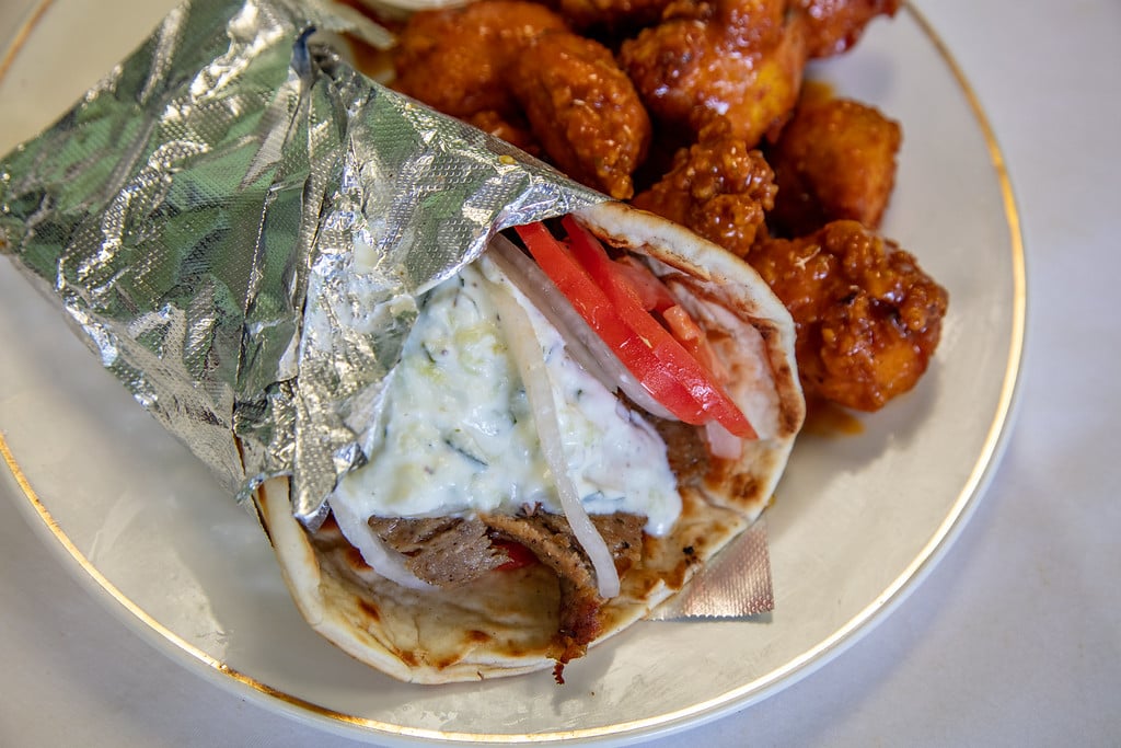 GardenGyros's tweet image. Craving something truly delicious? Our 2. Gyro &amp;amp; 10 Premium Chicken Boneless / 5 Wings &amp;amp; Drink is a popular choice among our patrons! Come see what the buzz is about. 🍗🥤#GardenGyros #FanFavorite #FeastYourEyes 😋