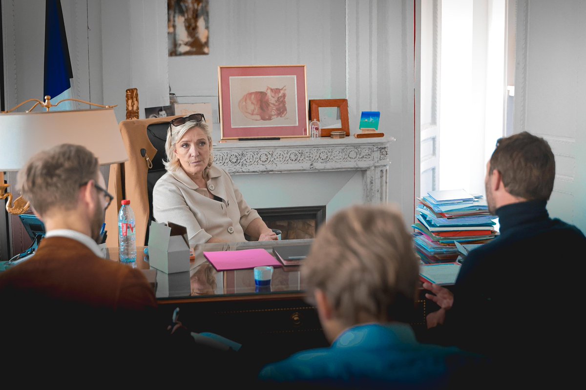 Marine Le Pen tweet media