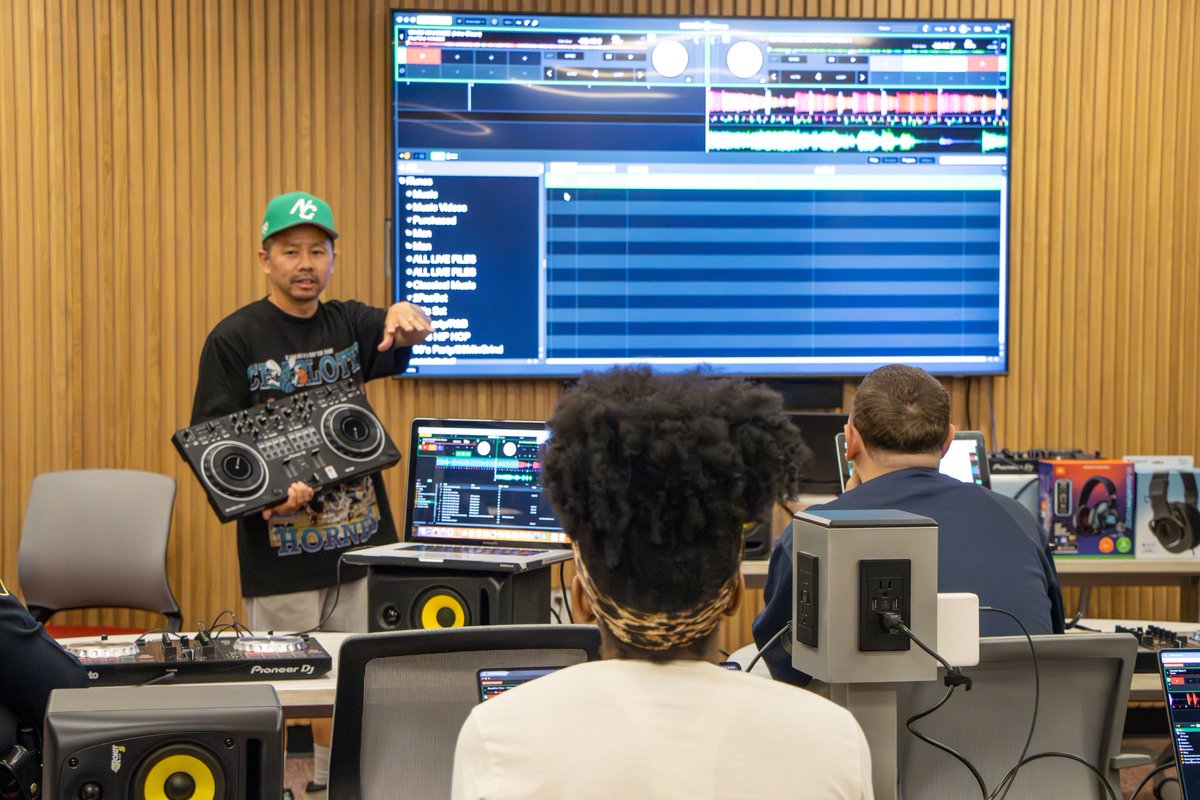 cg_okelly's tweet image. We had the best time learning about DJ'ing with @justdime  yesterday in the #OKMediaProductionLab during the workshop!  Aa big thanks to everyone who came.

Flickr pics:  flic.kr/s/aHBqjCR3dD

Follow us to know about what's happening at #CGOKellyLibrary! #WSSU #HBCU #DJing