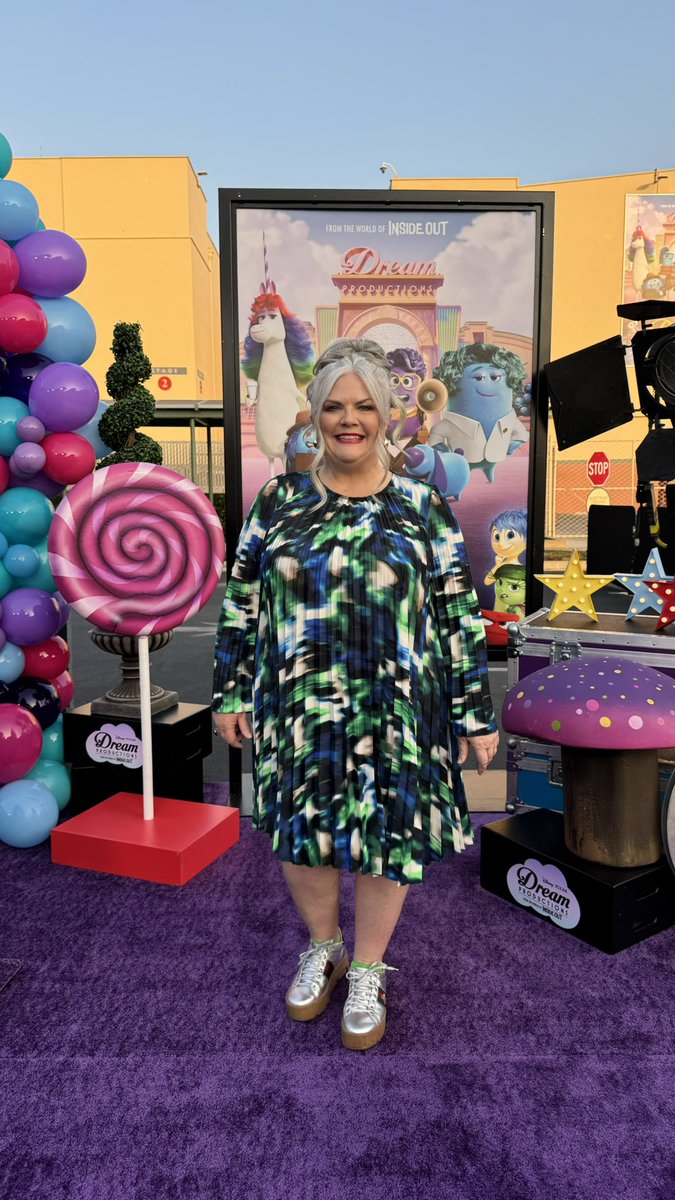 TheMultiStudios's tweet image. Happy birthday, Paula Pell who voiced as Paula Persimmon 

#InsideOut #RileysFirstDate #InsideOut2 #DreamProductions #InsideOut3