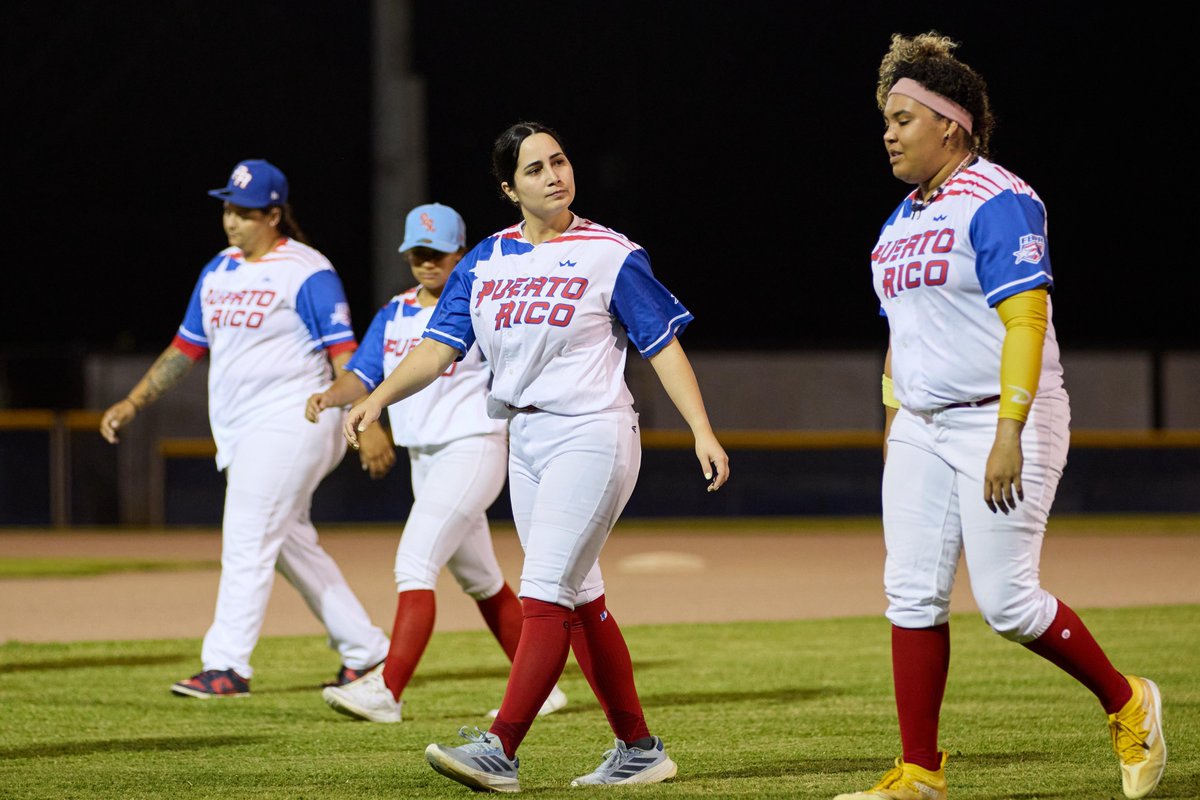 BeisbolPR's tweet photo. ¡Seguimos en preparación!
#LasNuestras afinando detalles para su serie clasificatoria ante Canadá, programada del 29 de abril al 3 de mayo en el Estadio Roberto Clemente Walker de Carolina, en busca de un boleto a la fase de grupos del Mundial de Béisbol Femenino 2026.
#FBPR https://t.co/mDhTcB8i2W