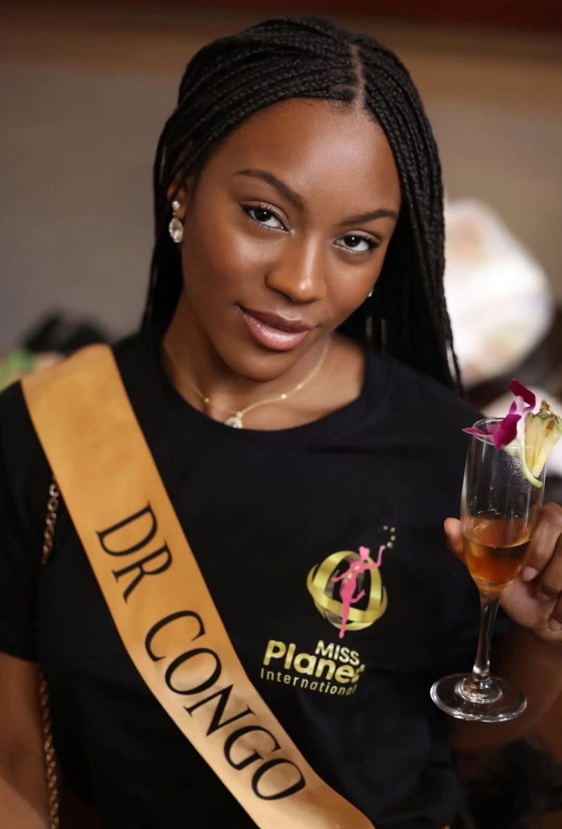pouparaissa's tweet image. Je m’appelle Raïssa D’zentima, Miss Planet RDC 2025 🇨🇩
J’ai eu la chance de représenter mon pays à Miss Planet International. La RDC s’est classée dans le top 20 mondial et j’ai remporté le prix de la meilleure performance en maillot de bain. 

Bienvenue dans mon univers