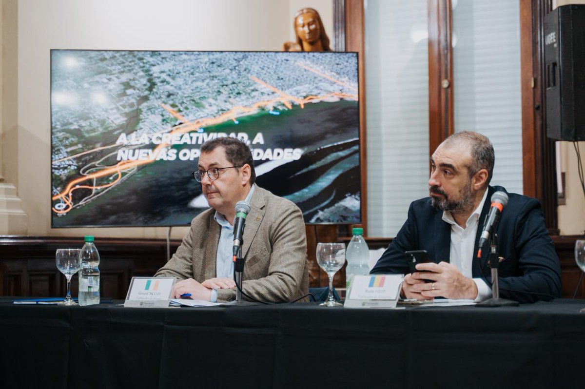 RmFilip's tweet image. En #Paysandú, excelente encuentro con el Intendente @OliveraPdu y @idpaysandu, junto a colegas embajadores de la #UE y @UEenUruguay. Reafirmé la disposición de Rumanía de fortalecer la cooperación entre nuestras dos regiones. #TeamEurope