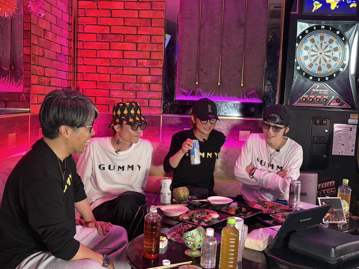 GUMMY official tweet media