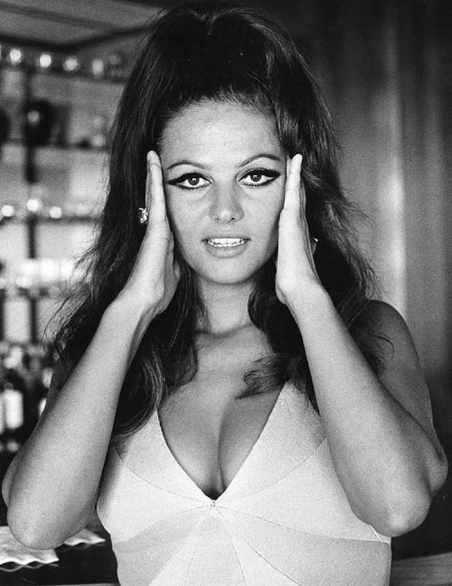 𝑵𝒐𝒔𝒕𝒂𝒍𝒈𝒊𝒂 tweet media