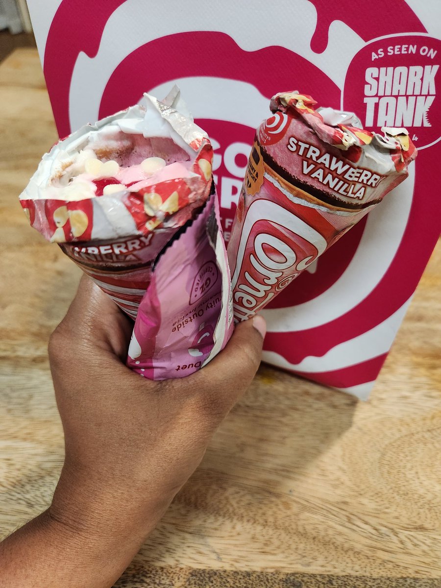 Rachna_PD's tweet photo. @zomato 8010423392 order id. Got opened packets of ice cream from a completely different brand and your chat bot is of no help @zomatocare how do I resolve this? Go Zero ice branch Attapur hyderabad https://t.co/v4Xn4cIHdH