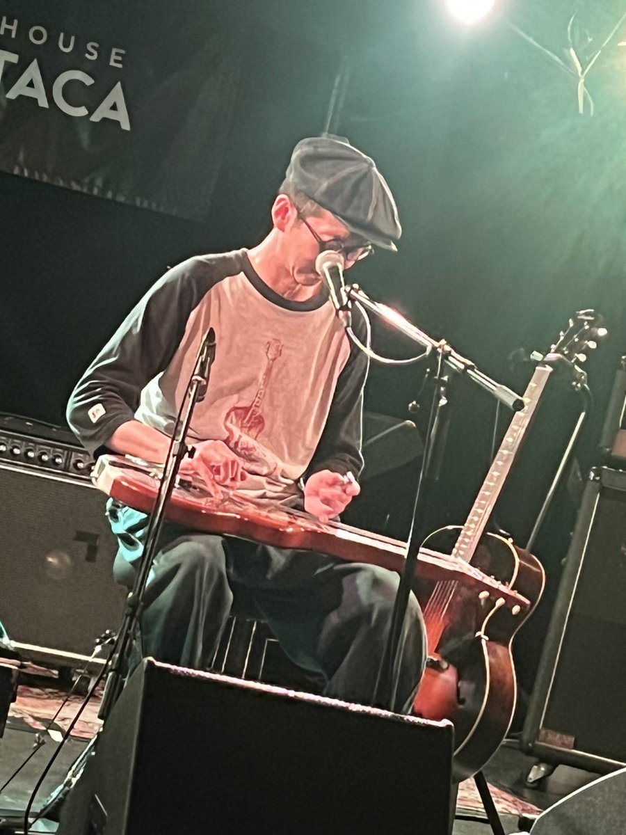 OkstYama's tweet photo. さて、明日です！久々のソロ（やま）でのライブです！Anthony Troyさんのtourで出演です！20:20〜の出演です！
スライドギターでゆったりまったり演奏します！お待ちしてます♪ https://t.co/pInBHLpvPX