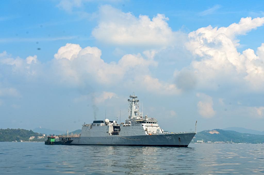 SpokespersonNavy tweet media