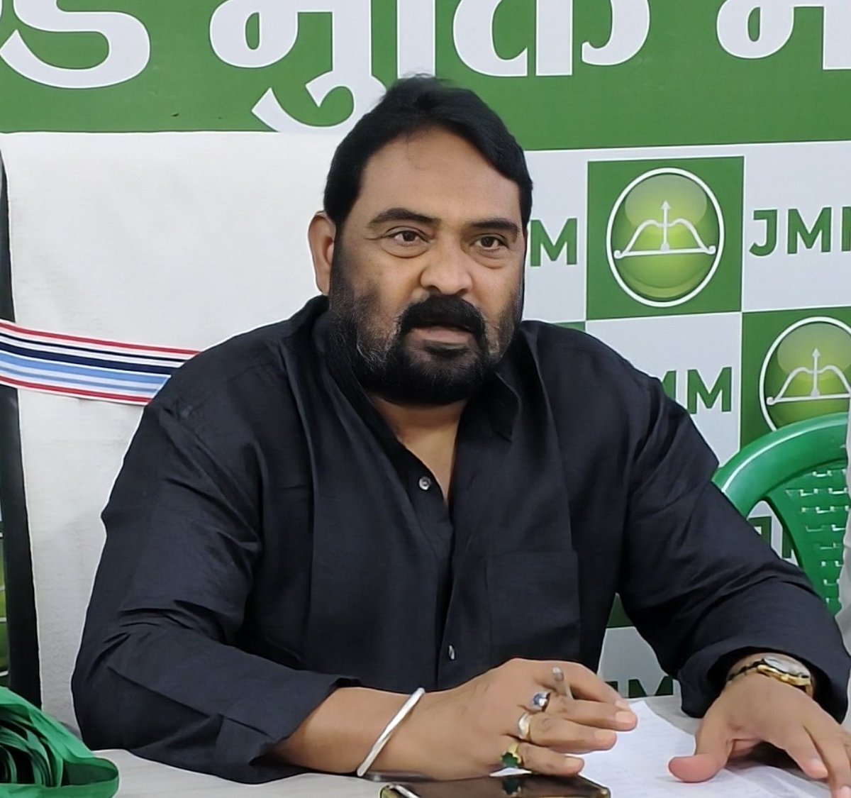 प्रेस बयान :

भाजपा SIR की आड़ में गरीब, आदिवासी और पिछड़ों के हक़ छीन रही है : 

राशन से लेकर पेंशन तक-- गरीबों पर हमला

बिहार में SIR (Special Intensive Revision) के नाम पर 35 लाख से अधिक गरीब परिवारों के राशन कार्ड रद्द किया जाना कोई साधारण प्रशासनिक त्रुटि नहीं, बल्कि एक