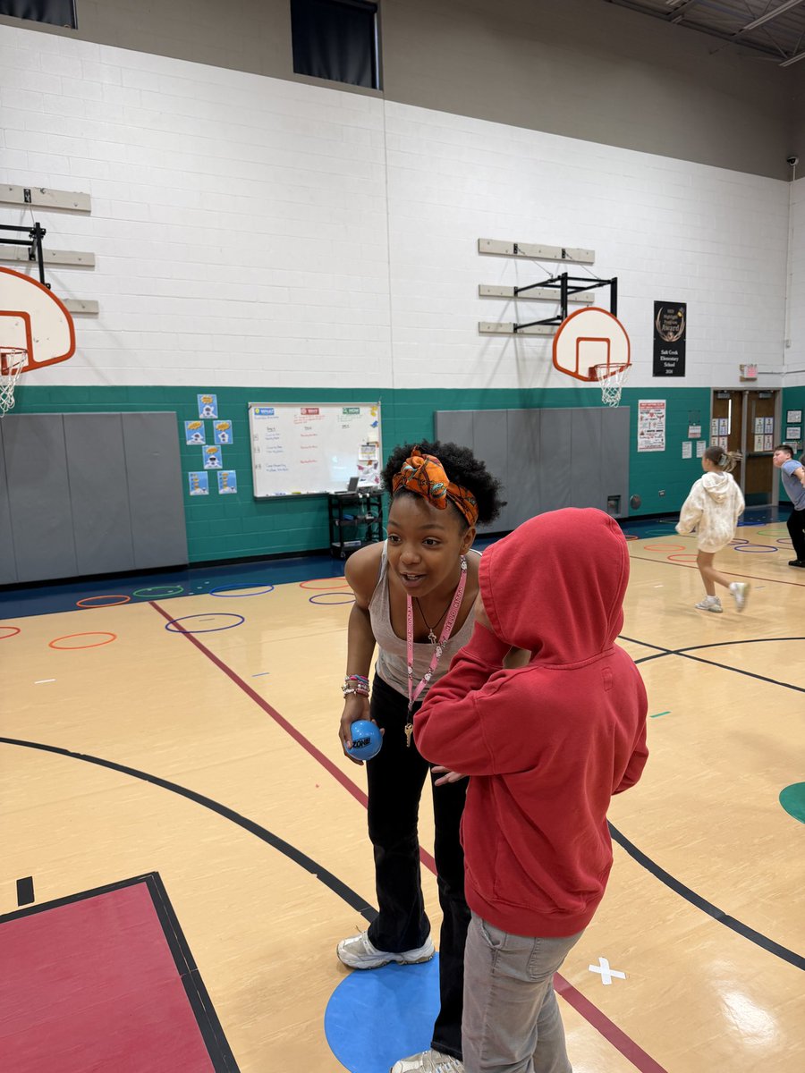 BoPhillips10's tweet image. Modified Food Group Pool Blitz from @TheCoachFuller along w/ food cards from @mchamberlainPE TY both. Ss need to roll their ball into the right hoop that matches the color of the food group. Afterwards they sort their foods into groups. #physed #nutrition #D59PE @D59SaltCreek