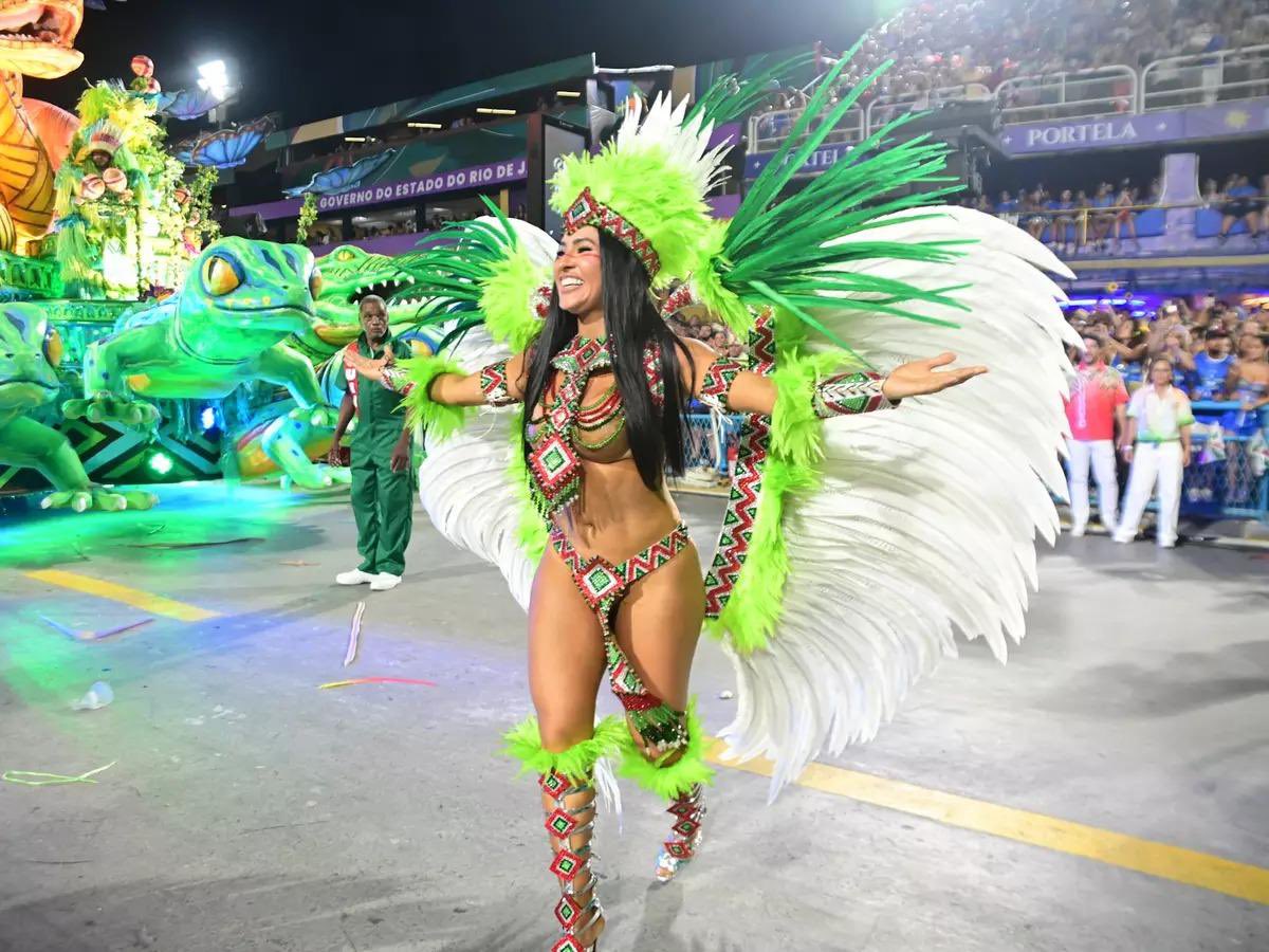 Brincos da Marciele 🐆🪇 tweet media