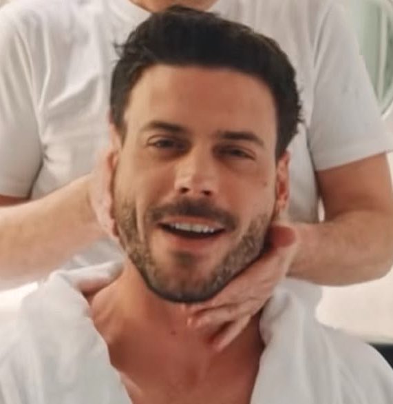 professional cat-ifyer of the HR cast tweet media