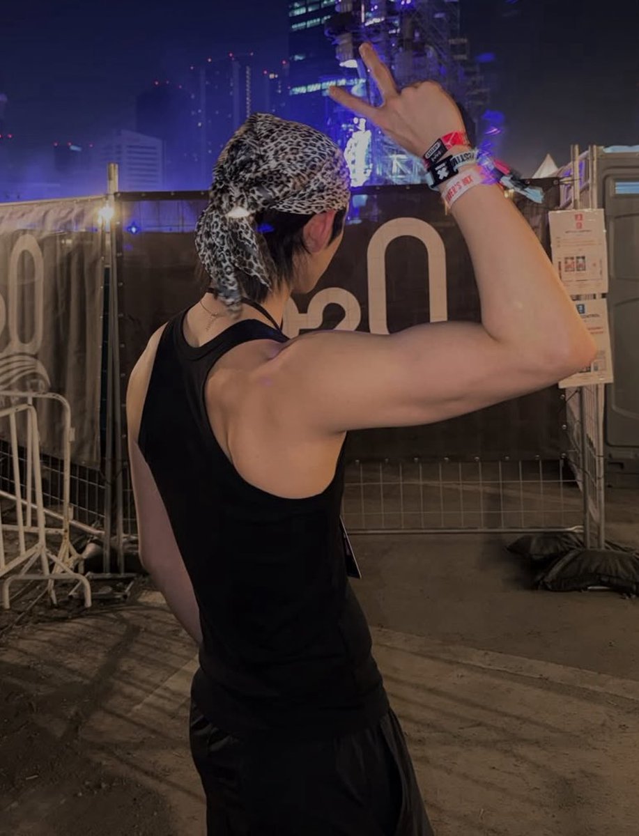 THE BICEP?!?!? 😳🫠
EST SUPHA THE MAN THAT YOU AREEEEE 

#est_rvp