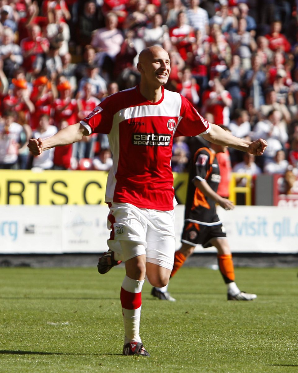 CAFCofficial's tweet image. A shining light of our academy and still our youngest ever first-team player and goalscorer, Jonjo Shelvey has announced his retirement as he takes on a new role as Head Coach of UAE side Arabian Falcons. 

Congratulations on a fantastic playing career and all the very best for