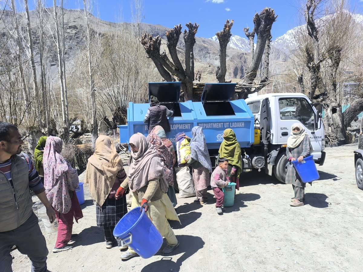 Door to door waste collection in Kargil, Ladakh under SBM-G is making villages cleaner every day with strong community participation, a small step towards a better tomorrow. 
<a href="/lg_ladakh/">LG Ladakh</a> <a href="/ashishkundra/">Ashish Kundra</a> <a href="/dc_Kgl/">Deputy Commissioner/DEO Kargil</a> <a href="/MoRD_GoI/">Ministry of Rural Development, Government of India</a> <a href="/swachhbharat/">Swachh Bharat Mission - Grameen</a> <a href="/CRPaatil/">C R Paatil</a> <a href="/ashokkmeena/">Ashok Meena</a> <a href="/SwachhBharatGov/">Swachh Bharat Urban</a>