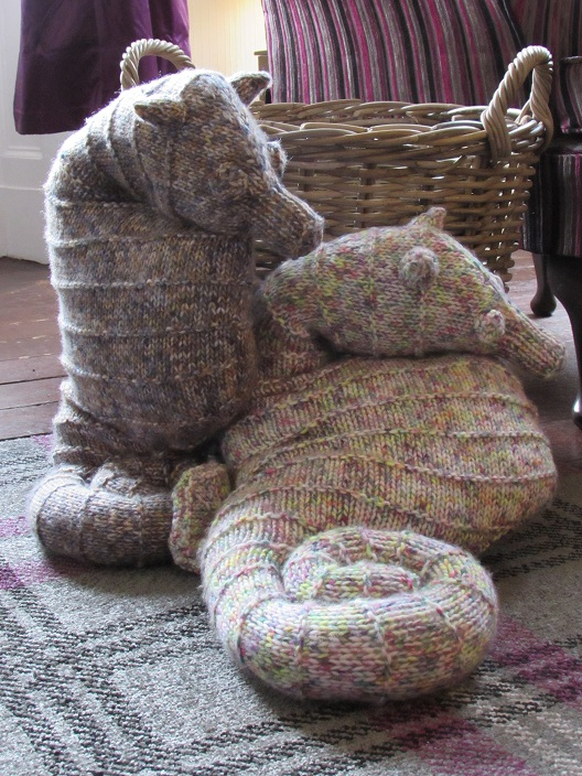 TeaCosyFolk's tweet photo. The Seahorse Cushion is a vibrant coastal knit with flowing shapes and bold colour — a striking piece for any seaside‑inspired home.
https://t.co/uilPyqBfrI
#Knitting #KnittingPattern #Crafts #knit #TeaCosyFolk #cushion #Seahorse #CoastalDecor #Colourwork https://t.co/xGBapaPRig