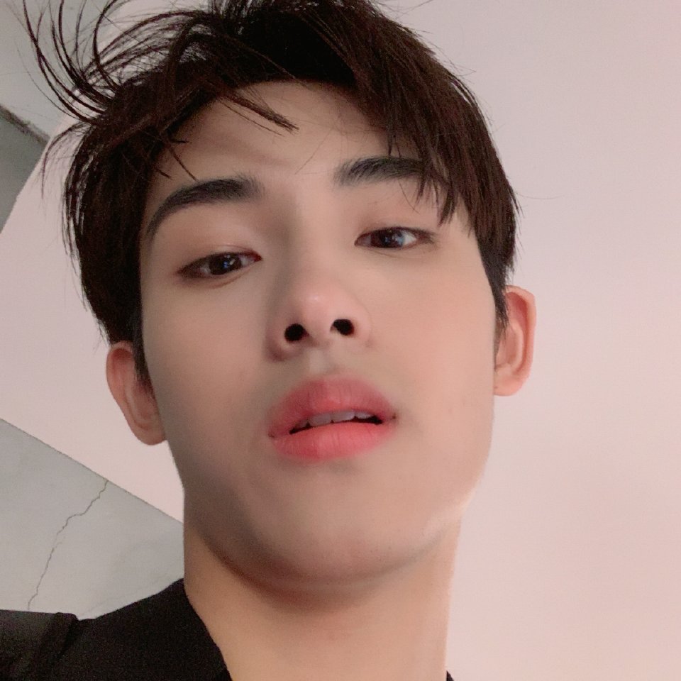Let's WINWIN tweet media