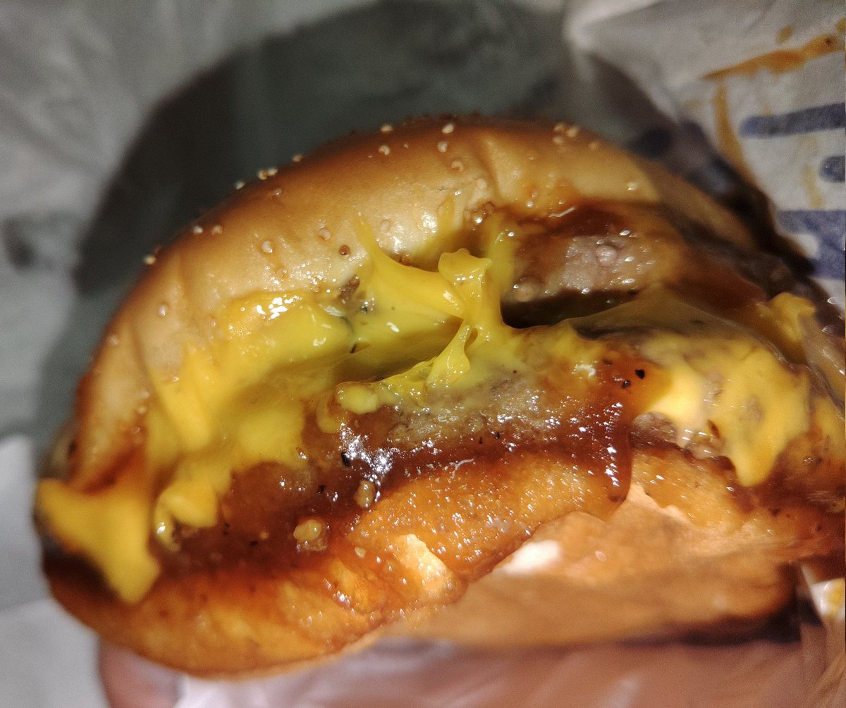 ナナシー@１本で～もニコチン(*´▽｀)y-｡o○ tweet media